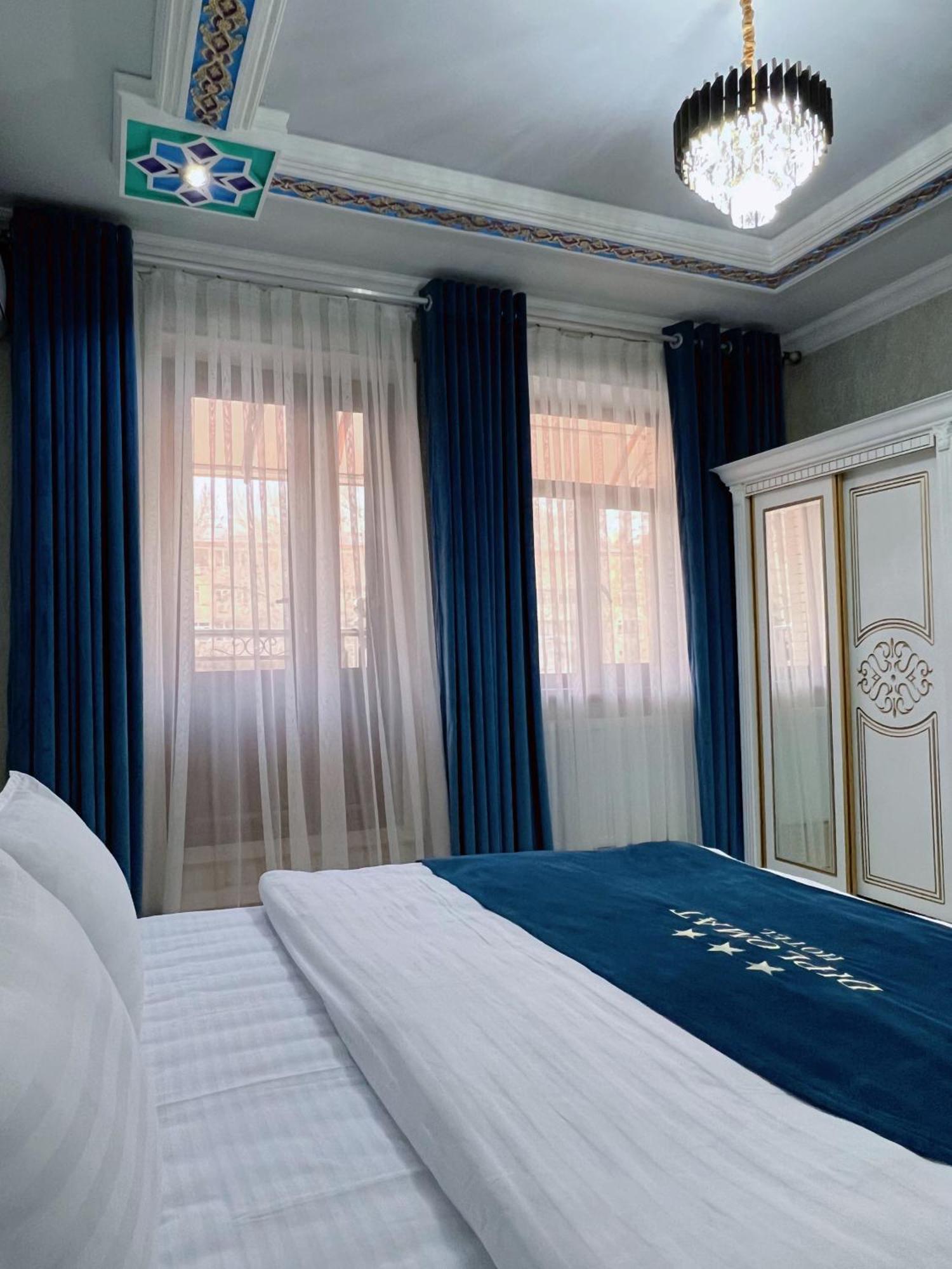 Diplomat Premium Hotel Samarkand Exterior photo