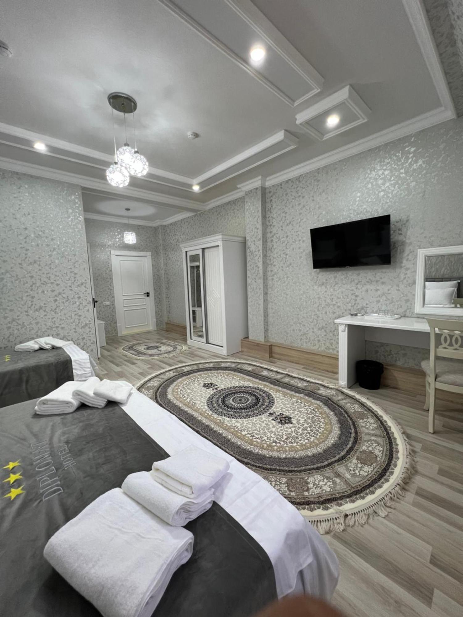 Diplomat Premium Hotel Samarkand Exterior photo
